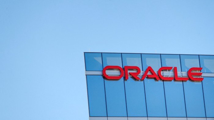 Oracle shares jump after upbeat forecast for cloud division